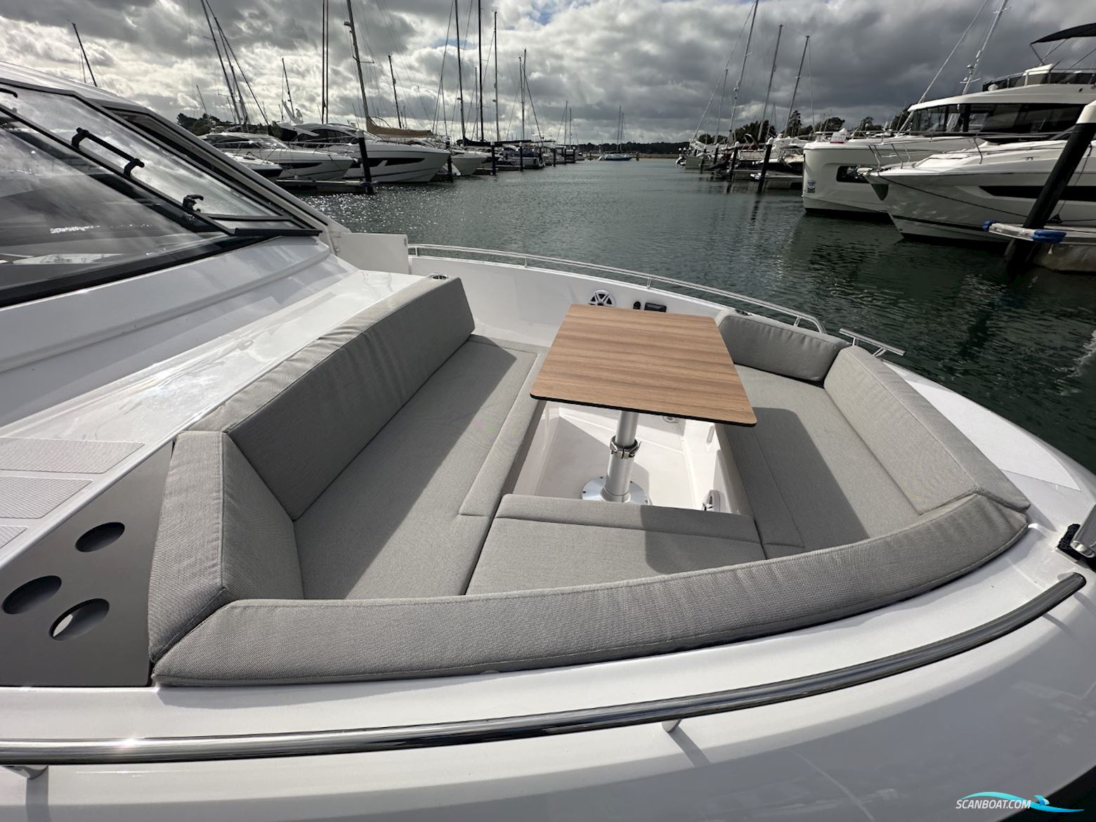 Bavaria Vida 33 Hard Top