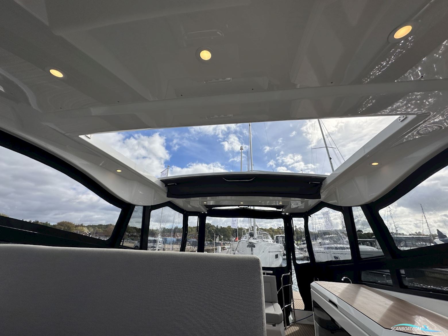 Bavaria Vida Hard Top