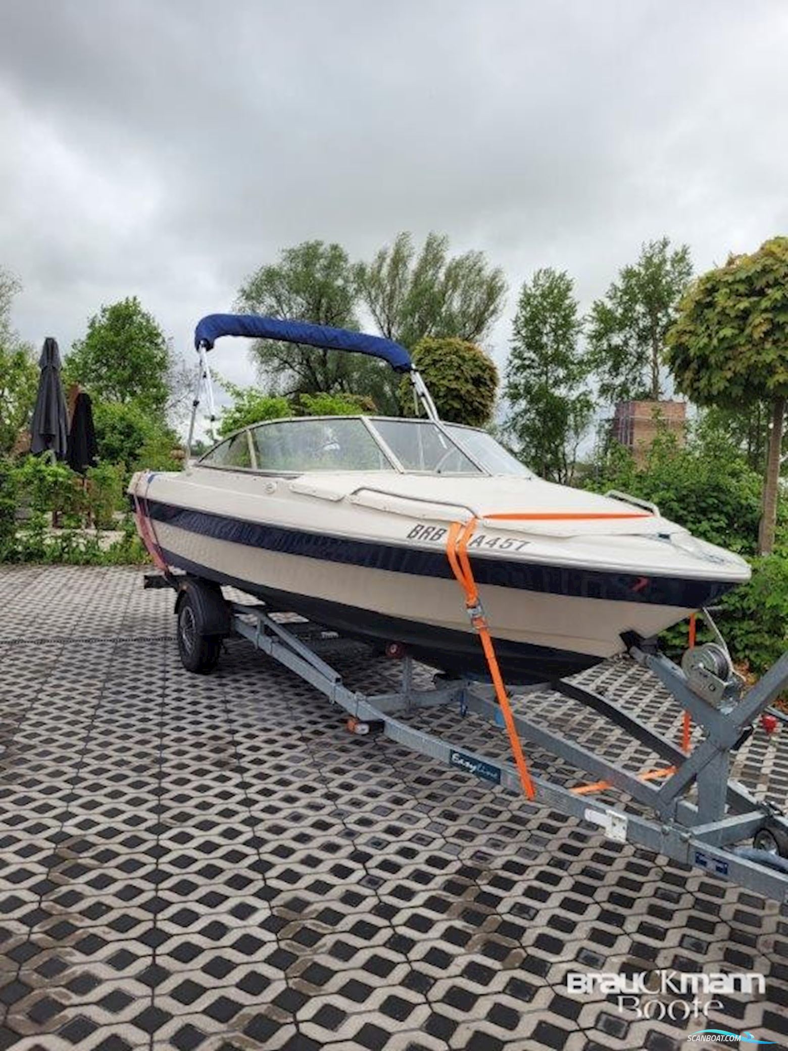 Bayliner (US) Bayliner (US) 1952 Classic Motorboot 2001, mit Mercruiser motor, Deutschland