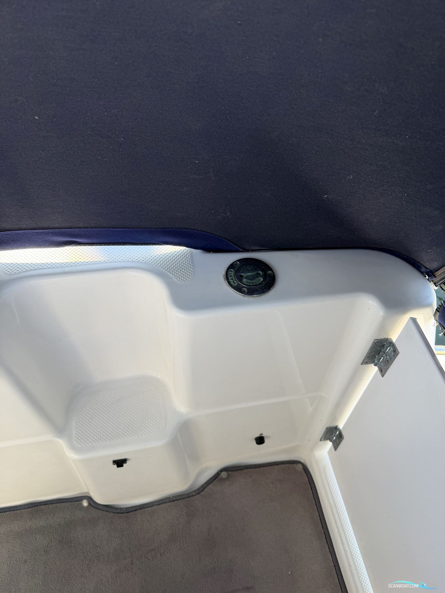 Bayliner 2355 Ciera med ferskvandskølet motor