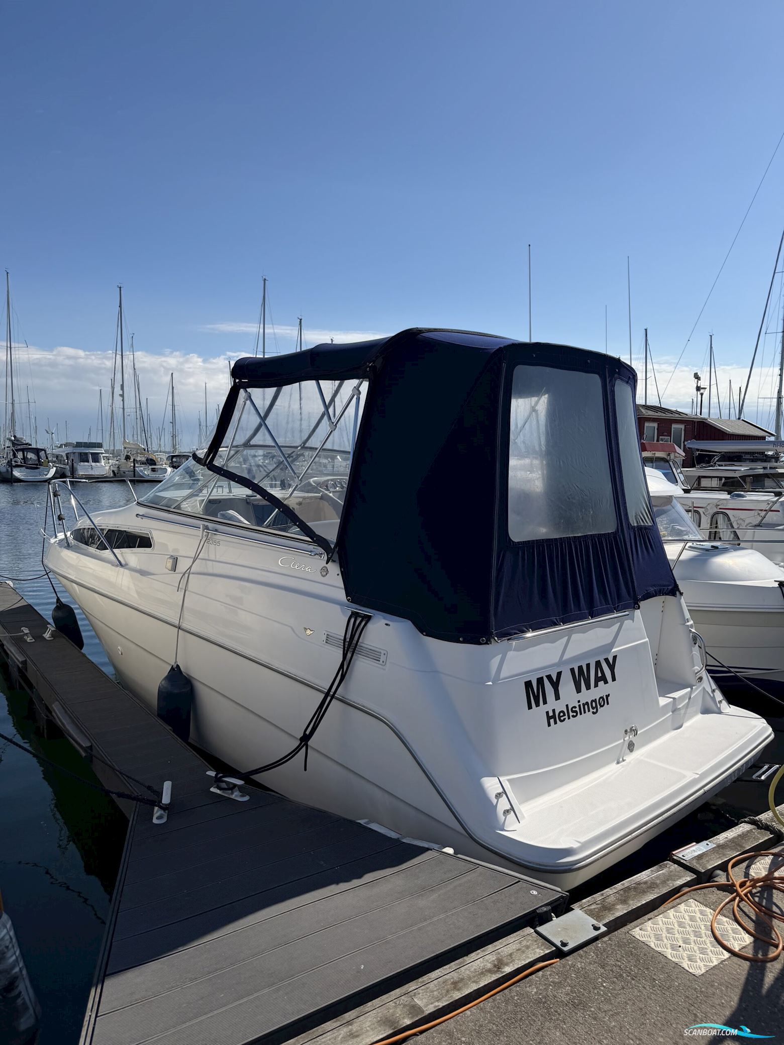Bayliner 2355 Ciera med ferskvandskølet motor