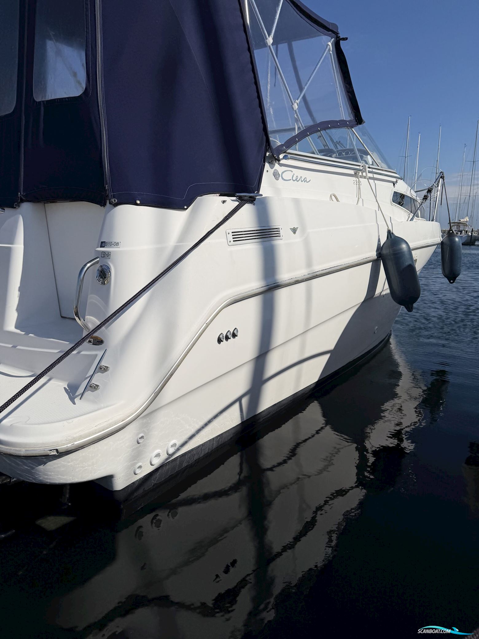 Bayliner 2355 Ciera med ferskvandskølet motor