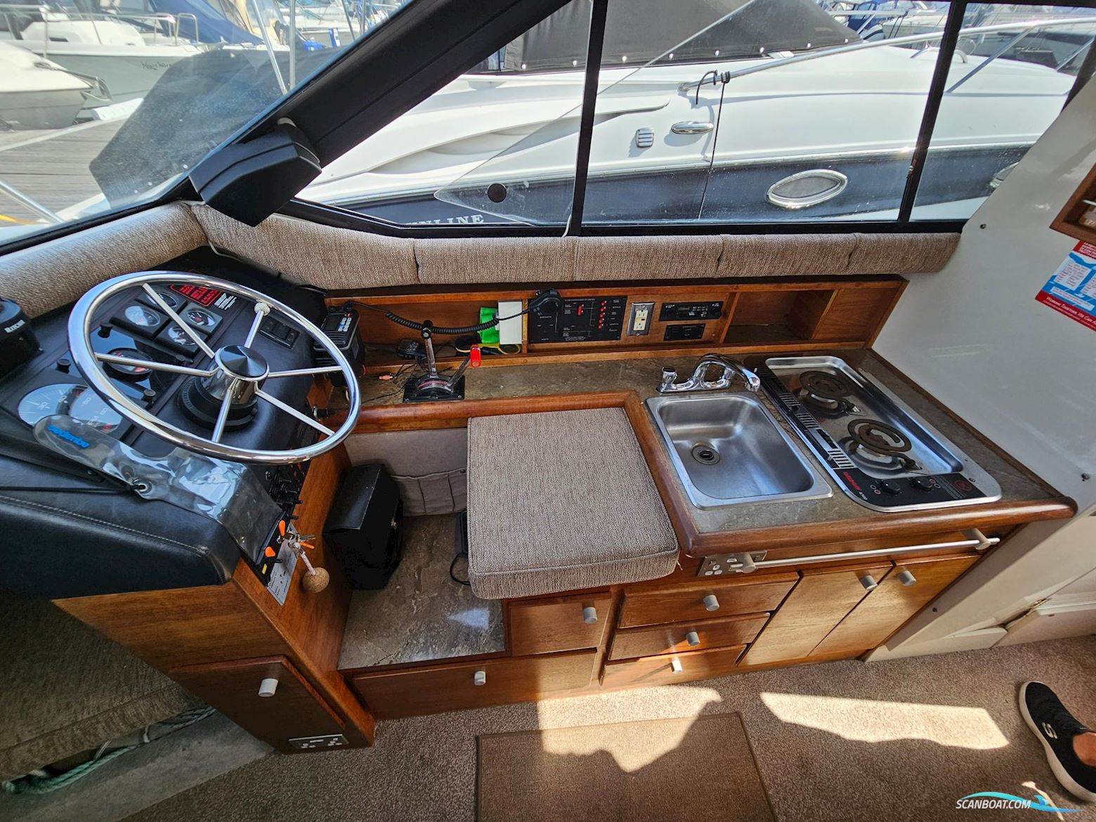 Bayliner 2556 Flybridge