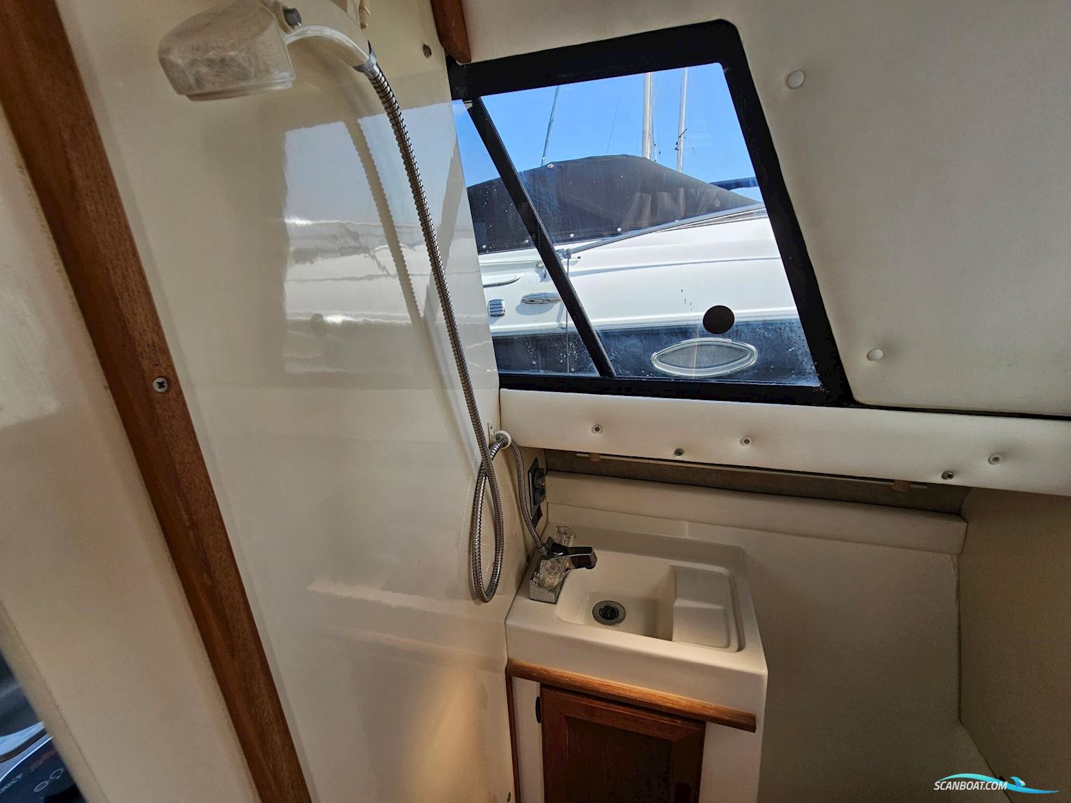 Bayliner 2556 Flybridge
