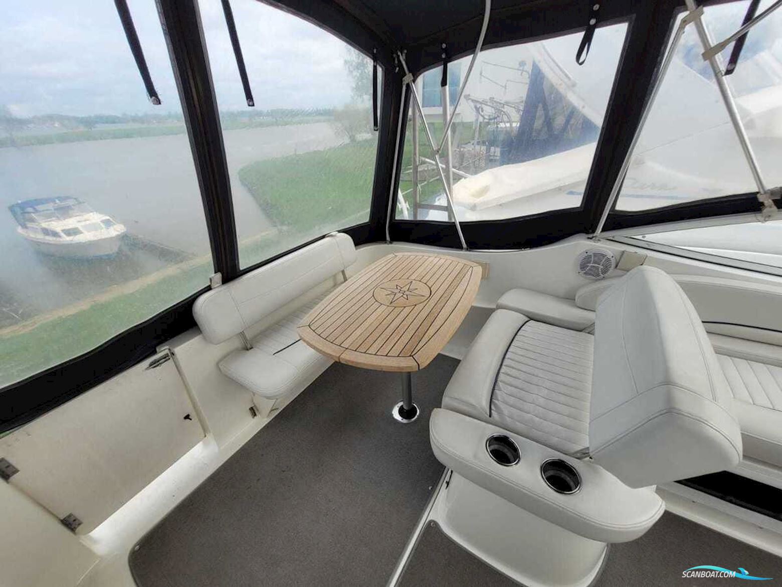 Bayliner 275
