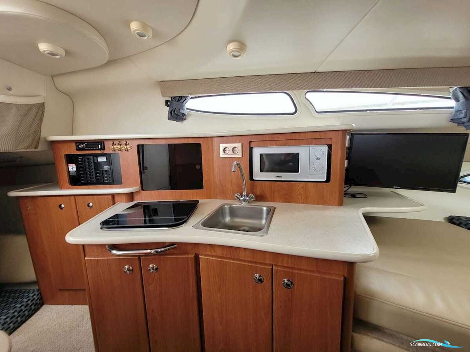 Bayliner 275
