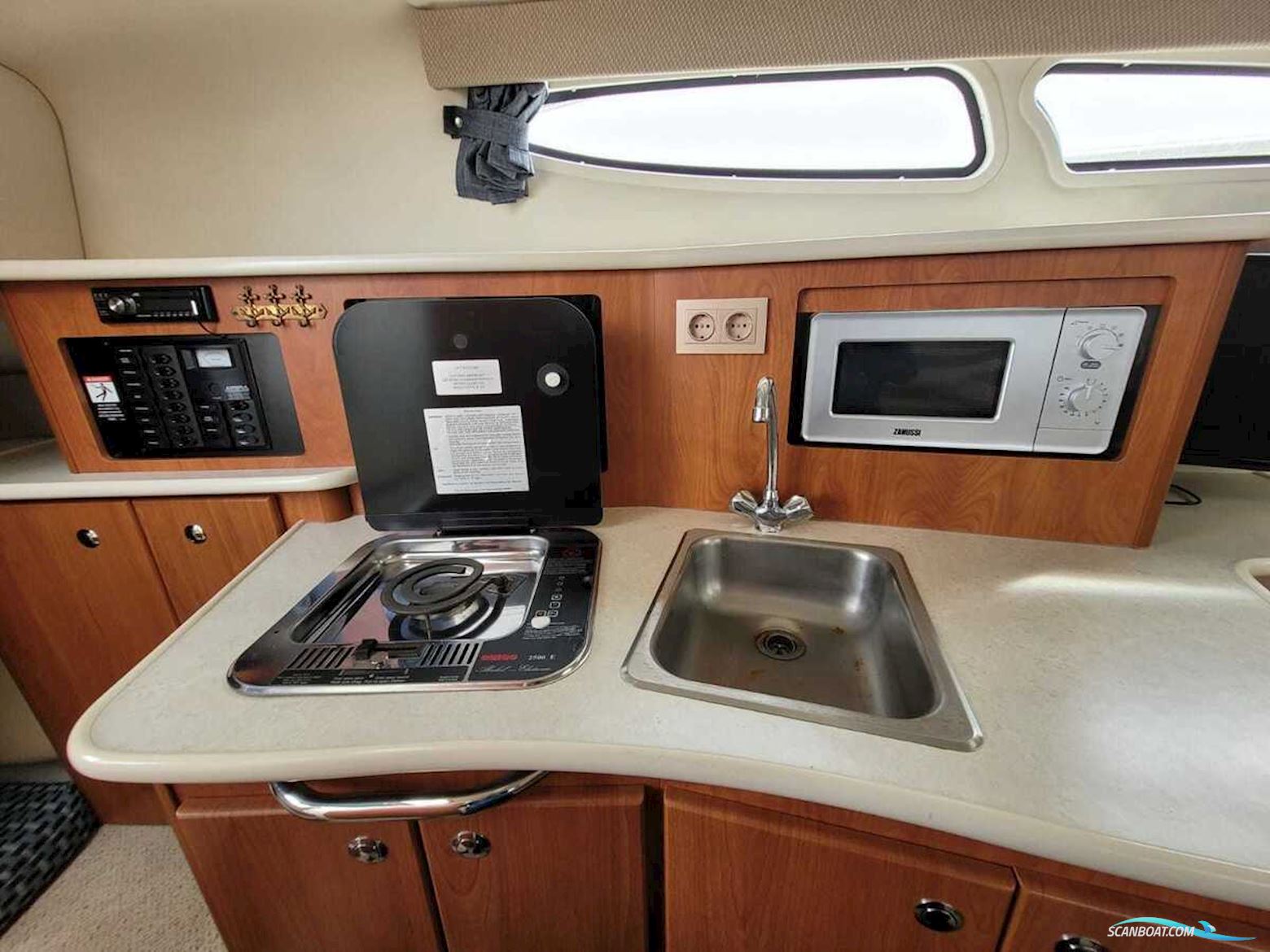 Bayliner 275