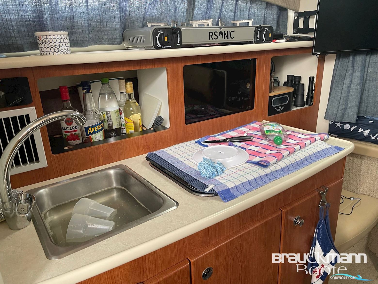 Bayliner 285
