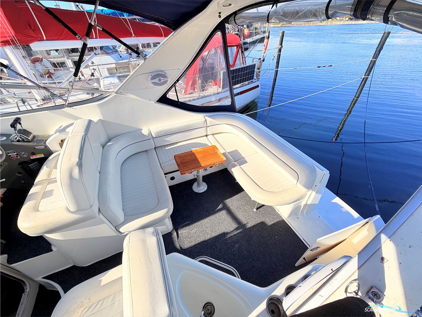 Bayliner 305
