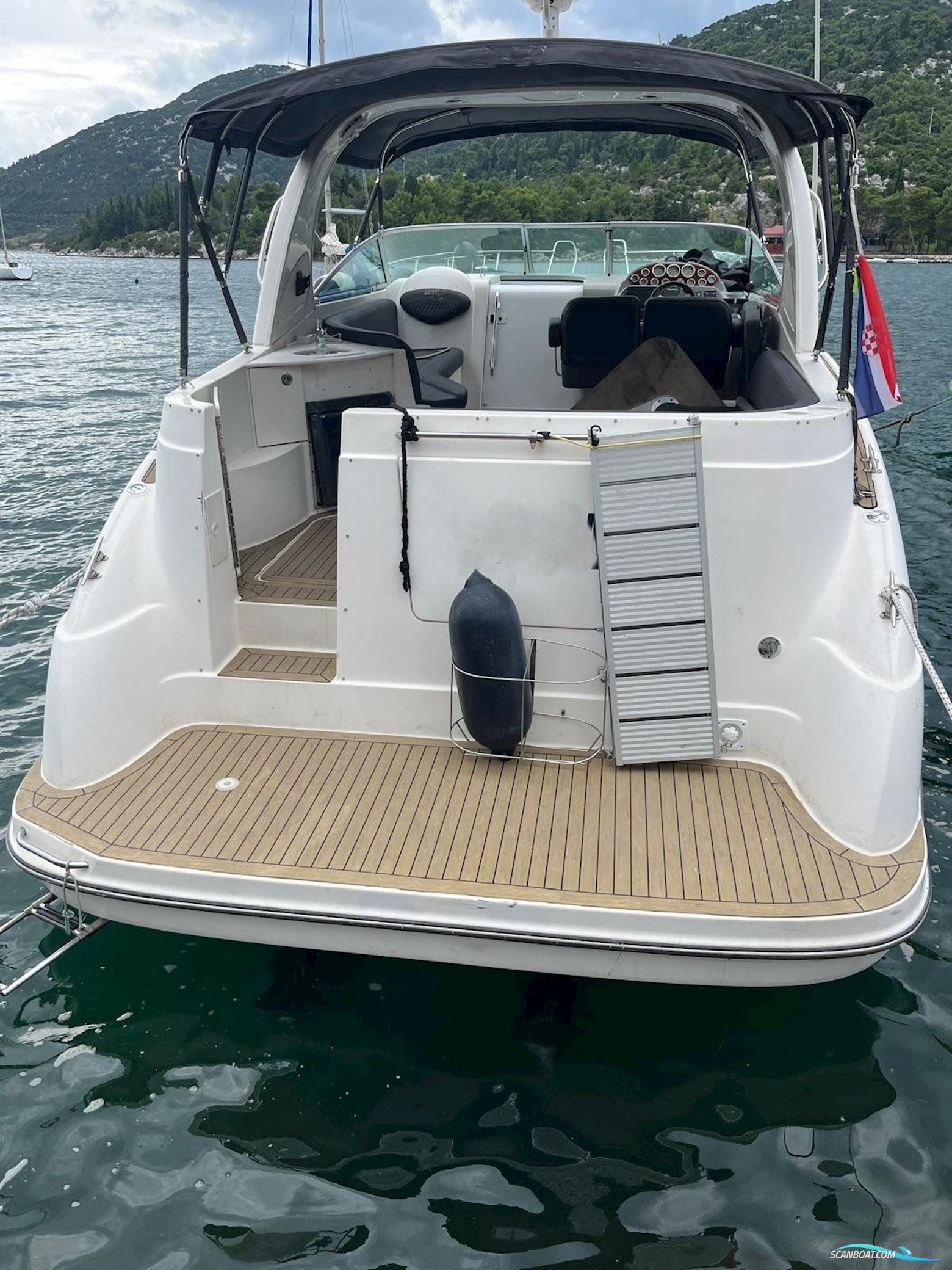 Bayliner 325