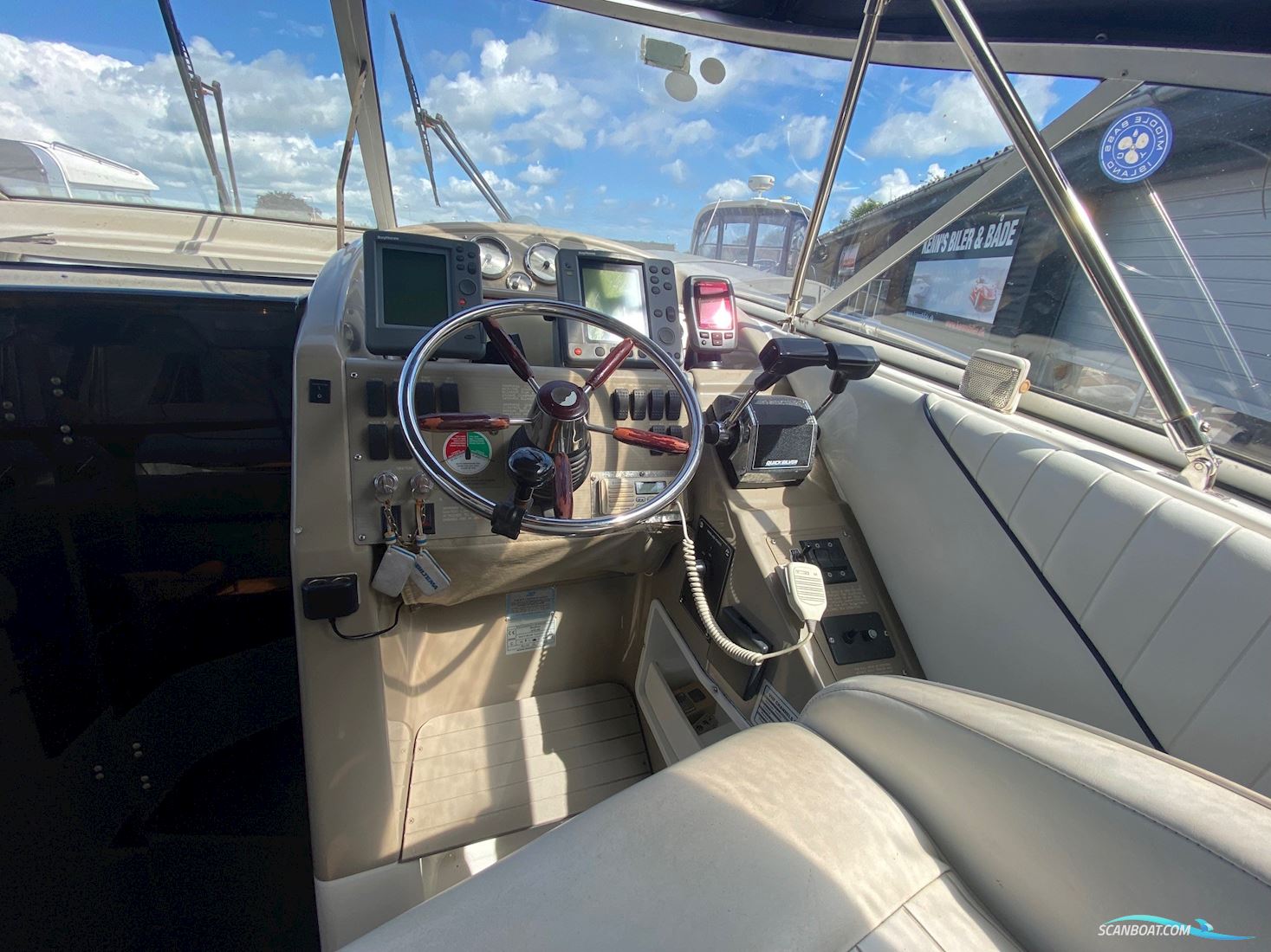 Bayliner 3255 Avanti