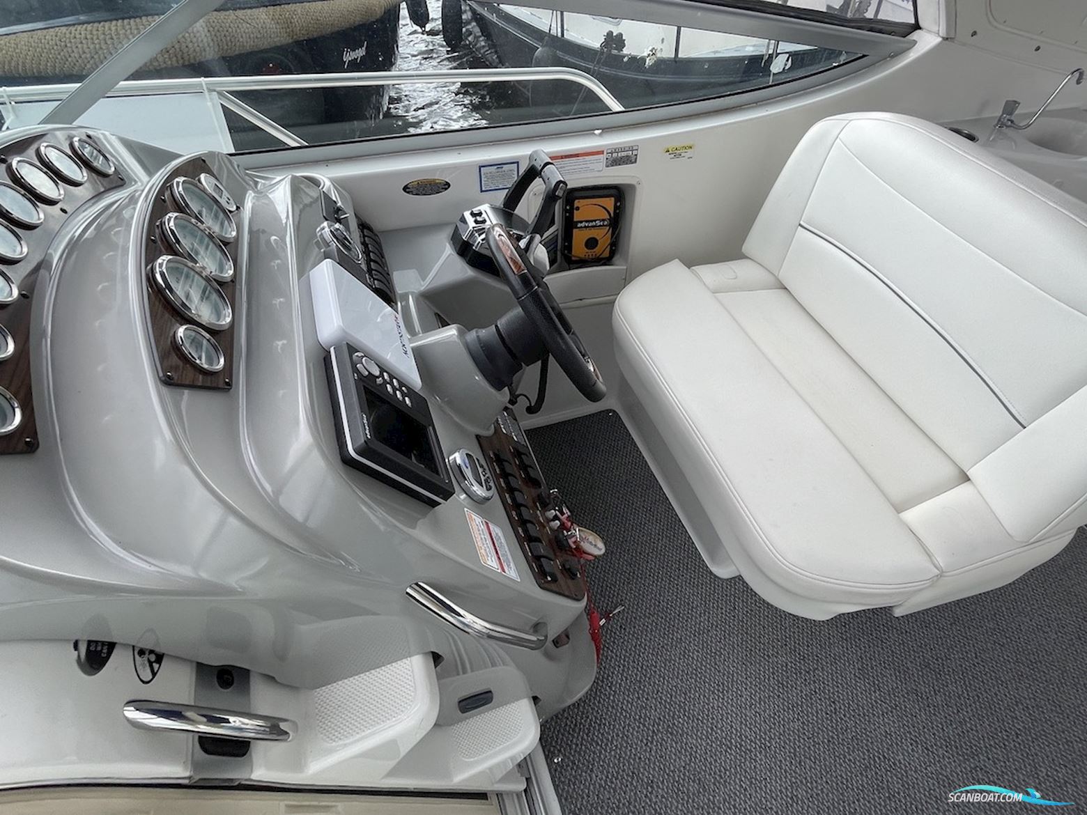 Bayliner 335 Cruiser