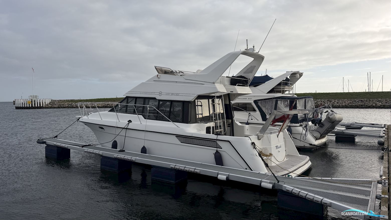 Bayliner 3688 Fly