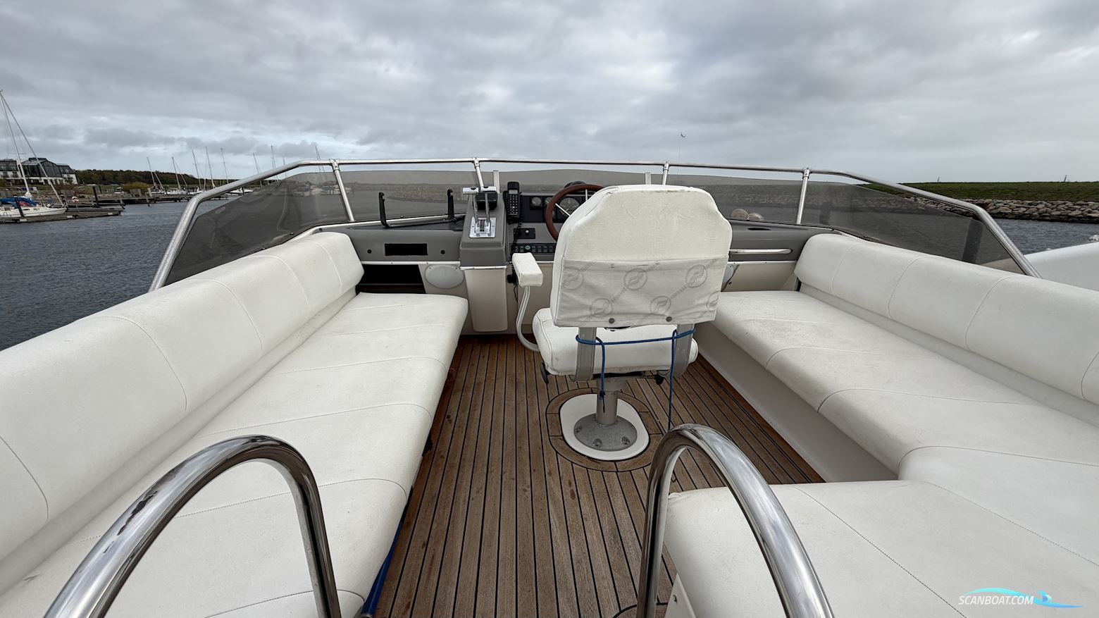 Bayliner 3688 Fly