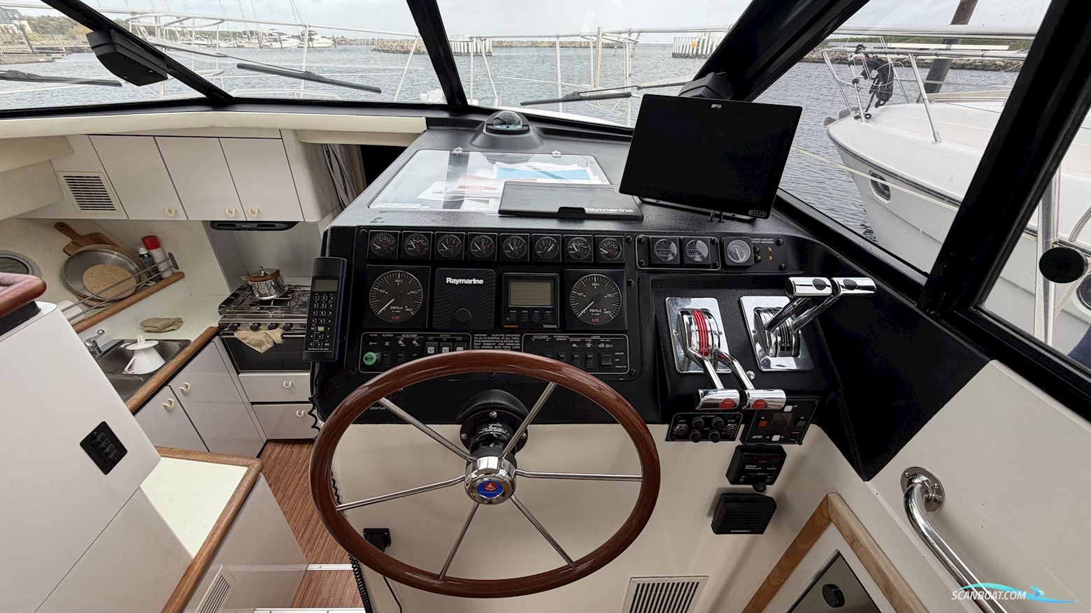 Bayliner 3688 Fly