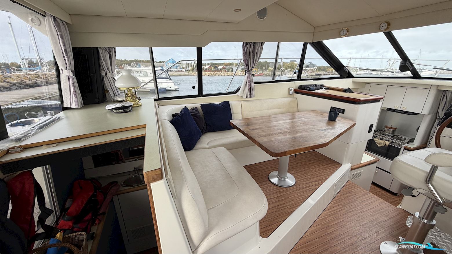 Bayliner 3688 Fly