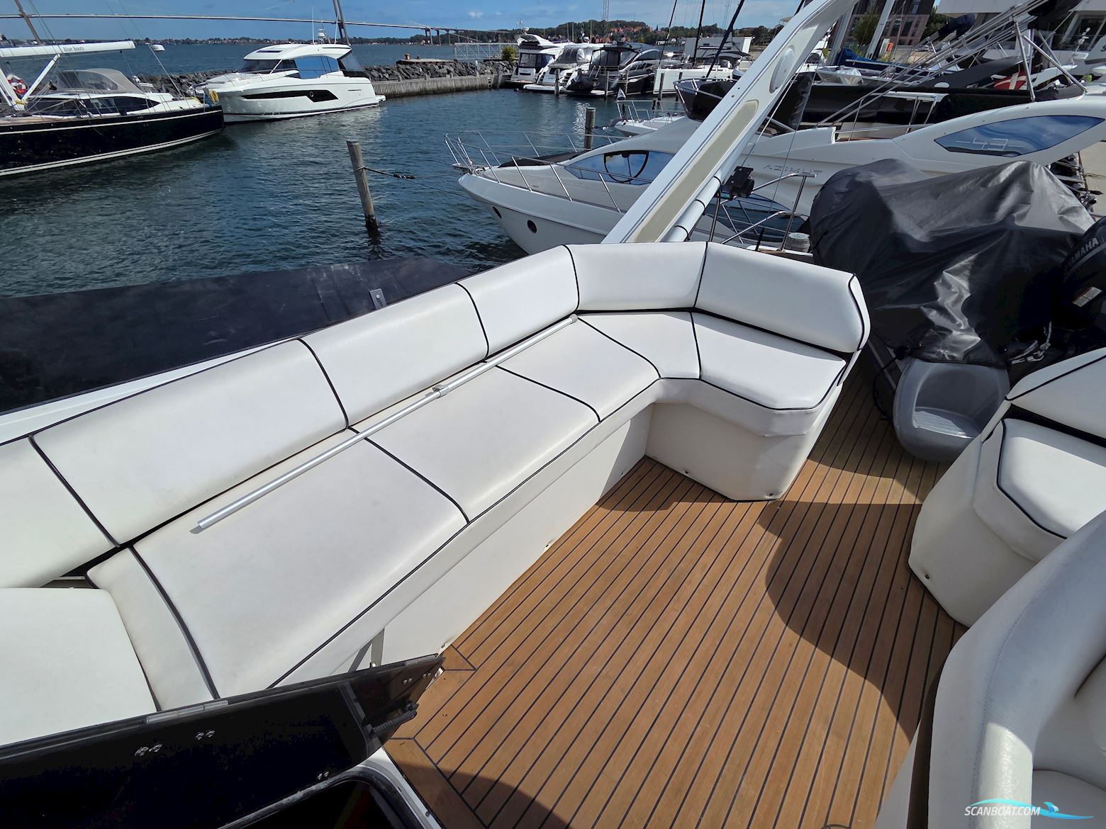 Bayliner 4588 Pilothouse