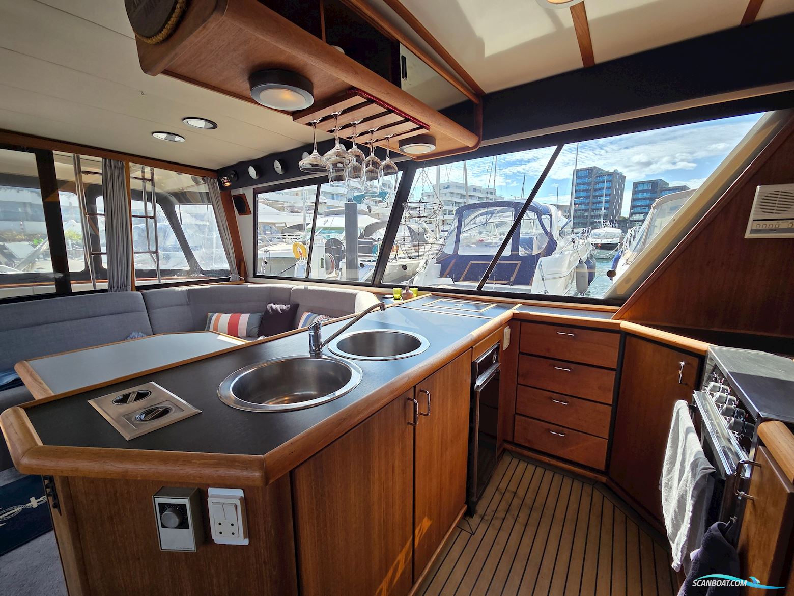 Bayliner 4588 Pilothouse