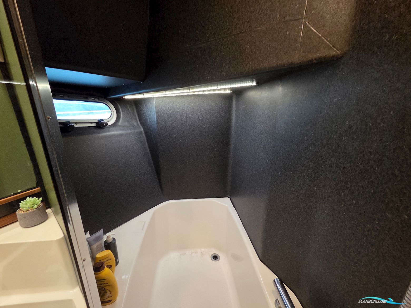 Bayliner 4588 Pilothouse