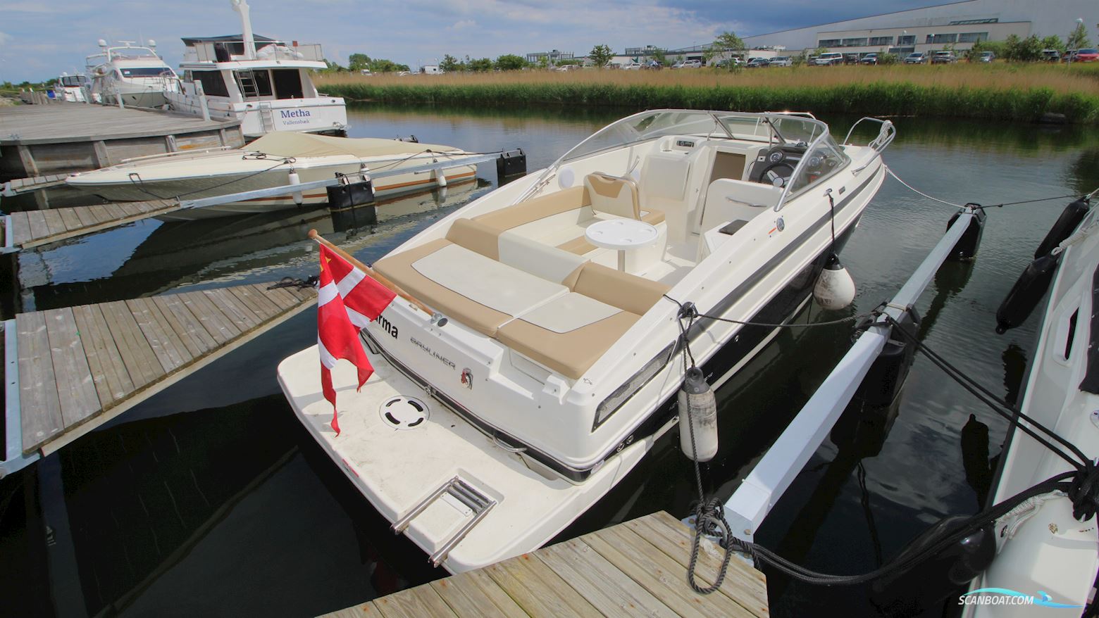 Bayliner 742R Cuddy