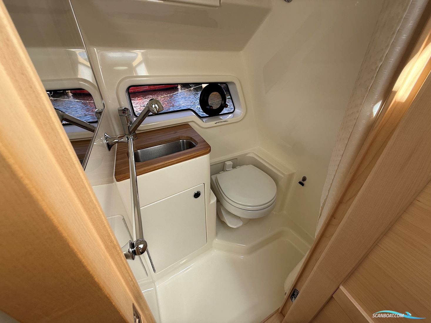 Bayliner 842