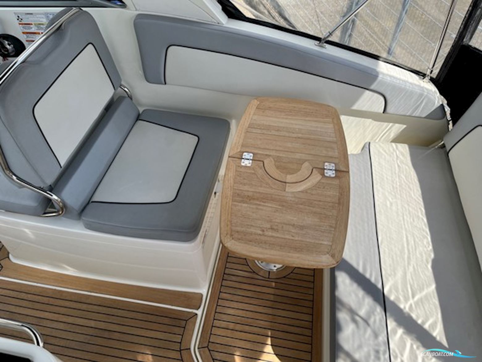 Bayliner Ciera 8 med 250 hk MerCruiser 4,5L V6 MPI ferskvandskølet 4 takt - Anvisningssalg