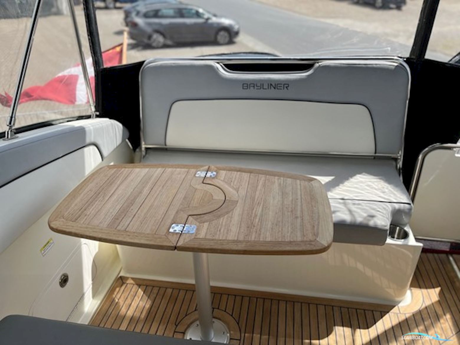 Bayliner Ciera 8 med 250 hk MerCruiser 4,5L V6 MPI ferskvandskølet 4 takt - Anvisningssalg