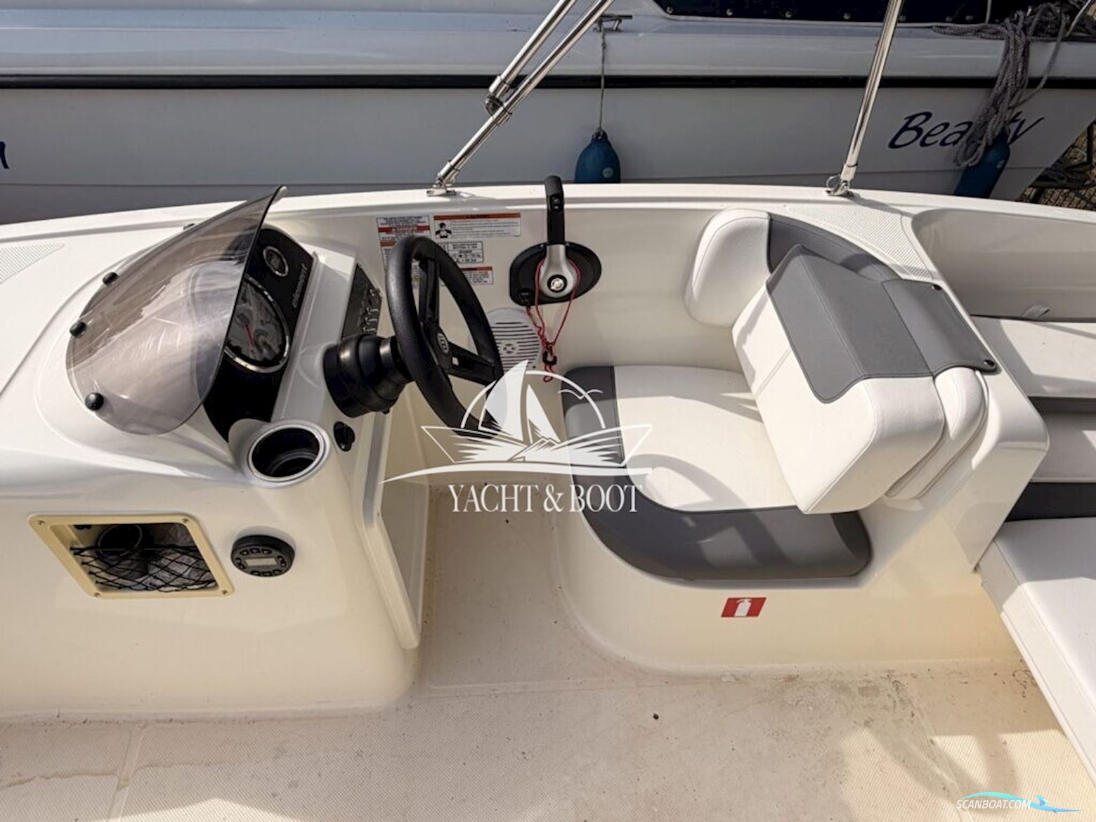 Bayliner e16