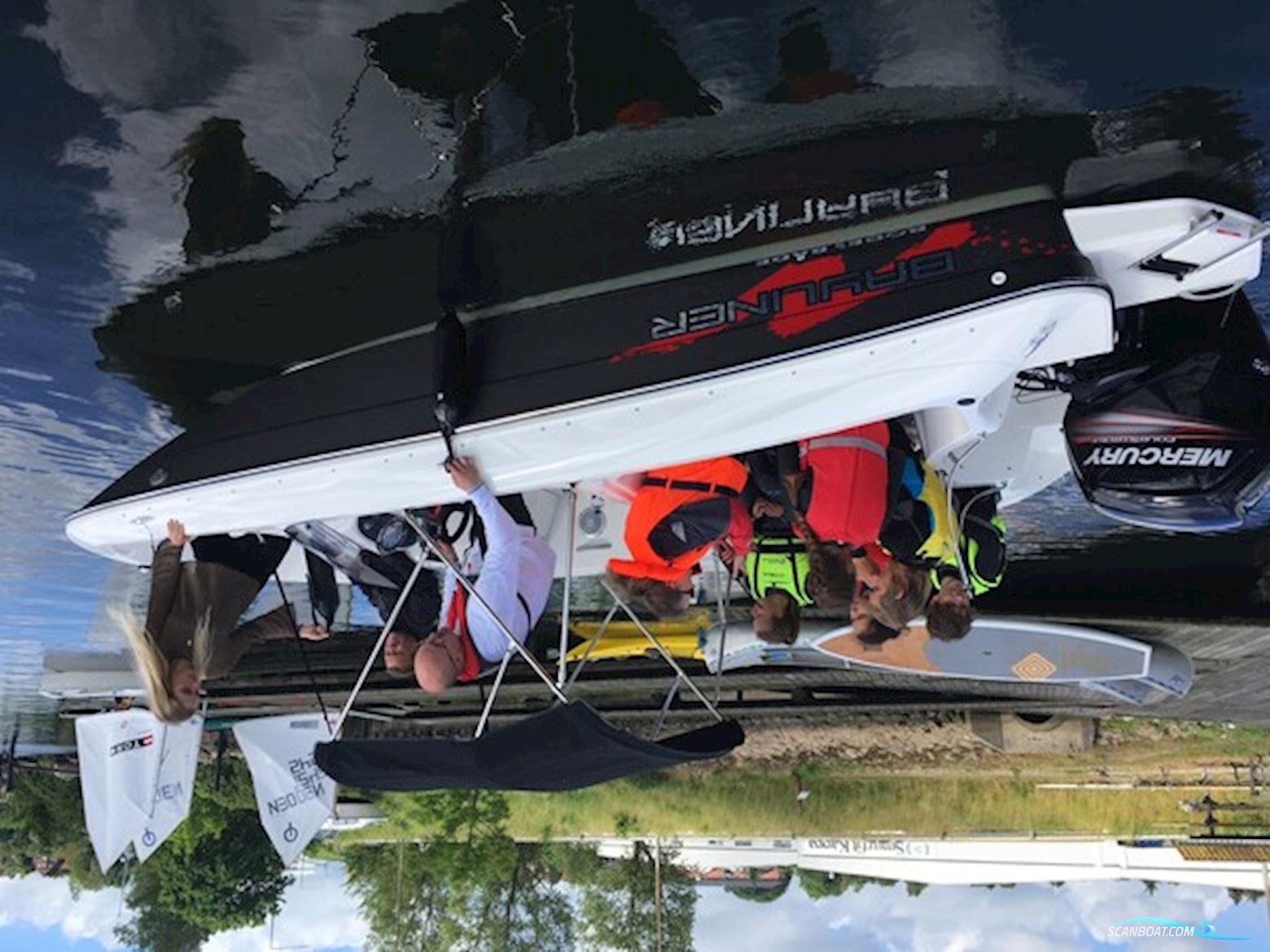 Bayliner E6 Element Med F115 Mercury-Efi 4 Takt og 1300 kg Brenderup "Element" Trailer.