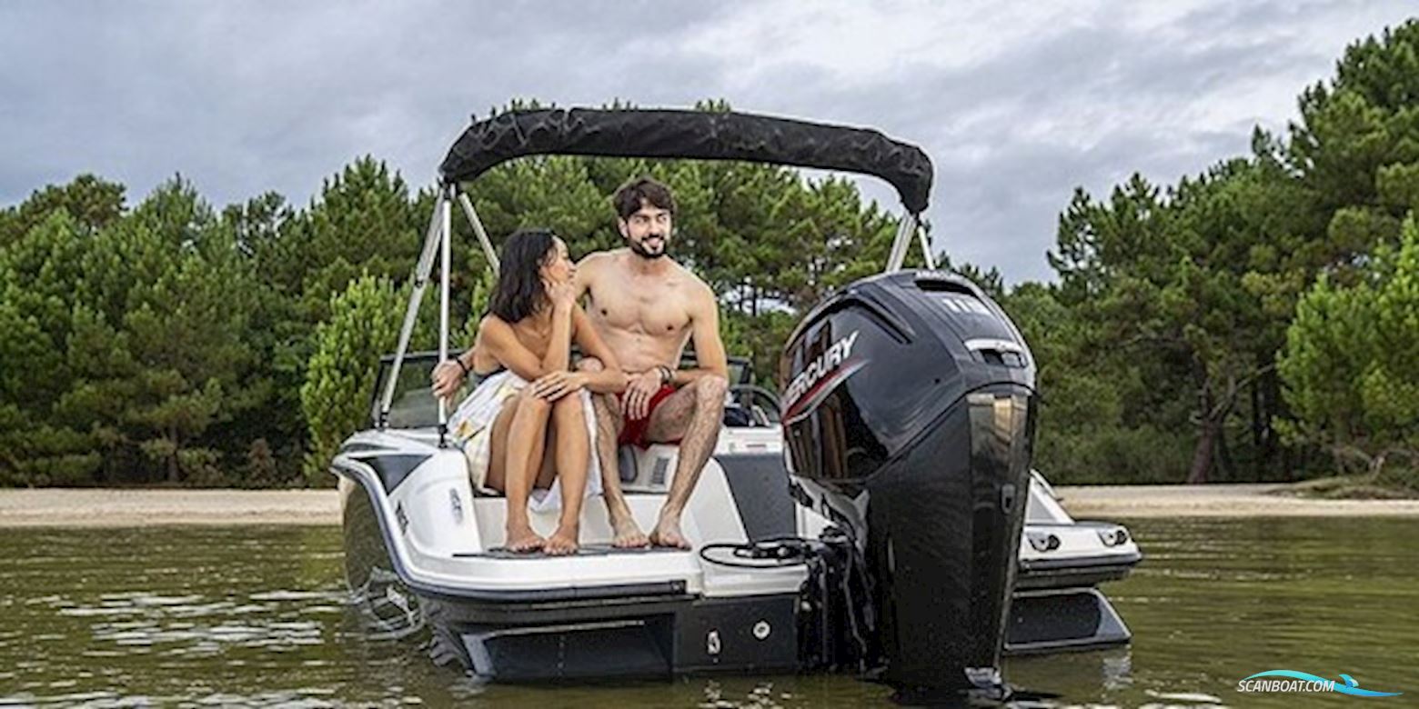 Bayliner M17 Med 100 hk Mercury-Efi 4 Takt 2,1L