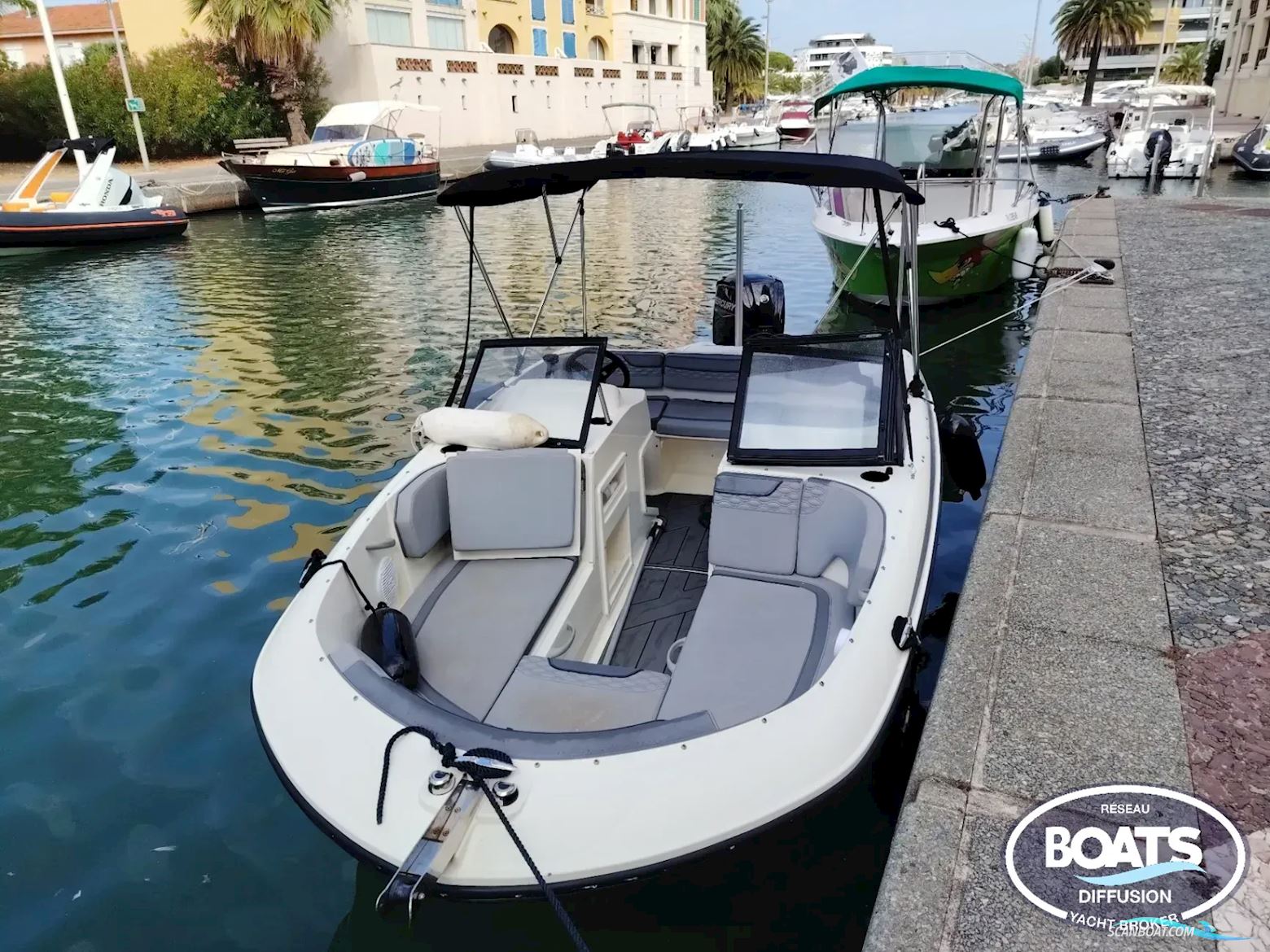 Bayliner M17 Motorboot 2022, mit Mercury motor, Frankreich