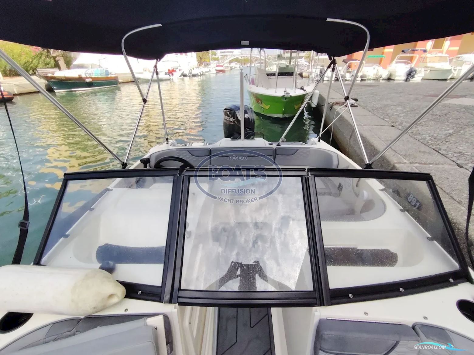 Bayliner M17