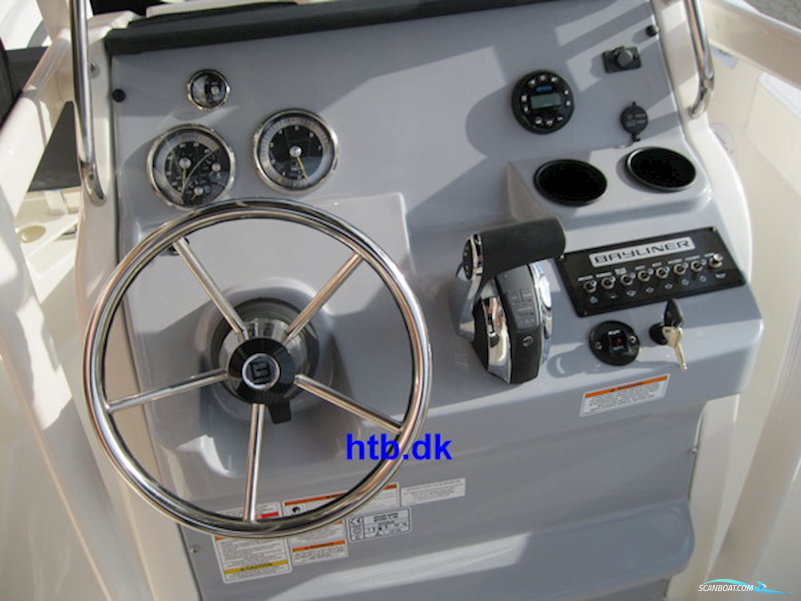 Bayliner Trophy CC20 M/Mercury F200 hk V6 4-takt - BLACK NOVEMBER KAMPAGNE !