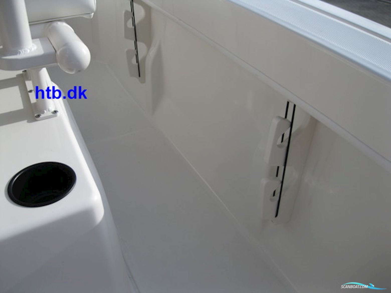 Bayliner Trophy CC20 M/Mercury F200 hk V6 4-takt - BLACK NOVEMBER KAMPAGNE !