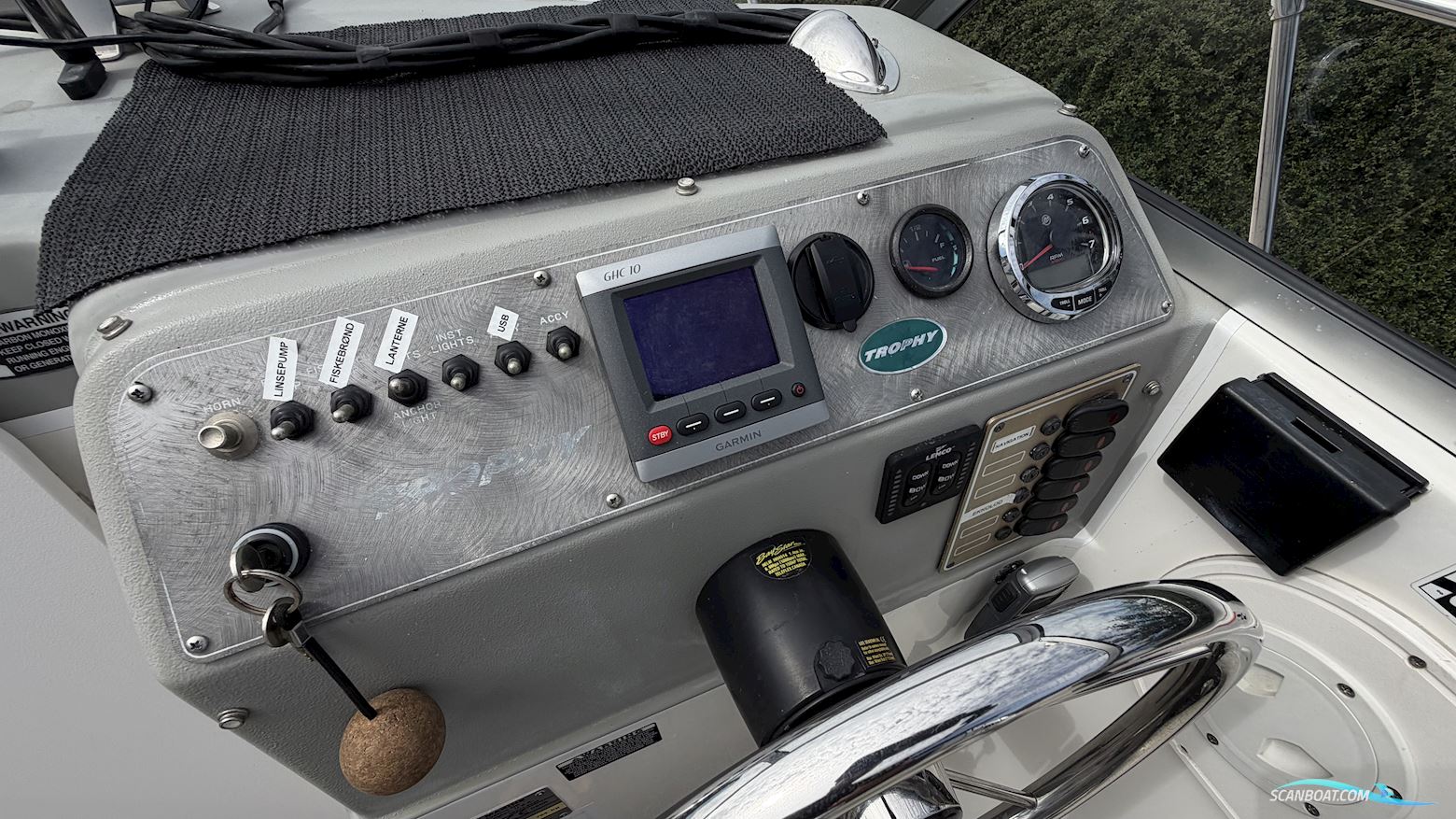 Bayliner Trophy