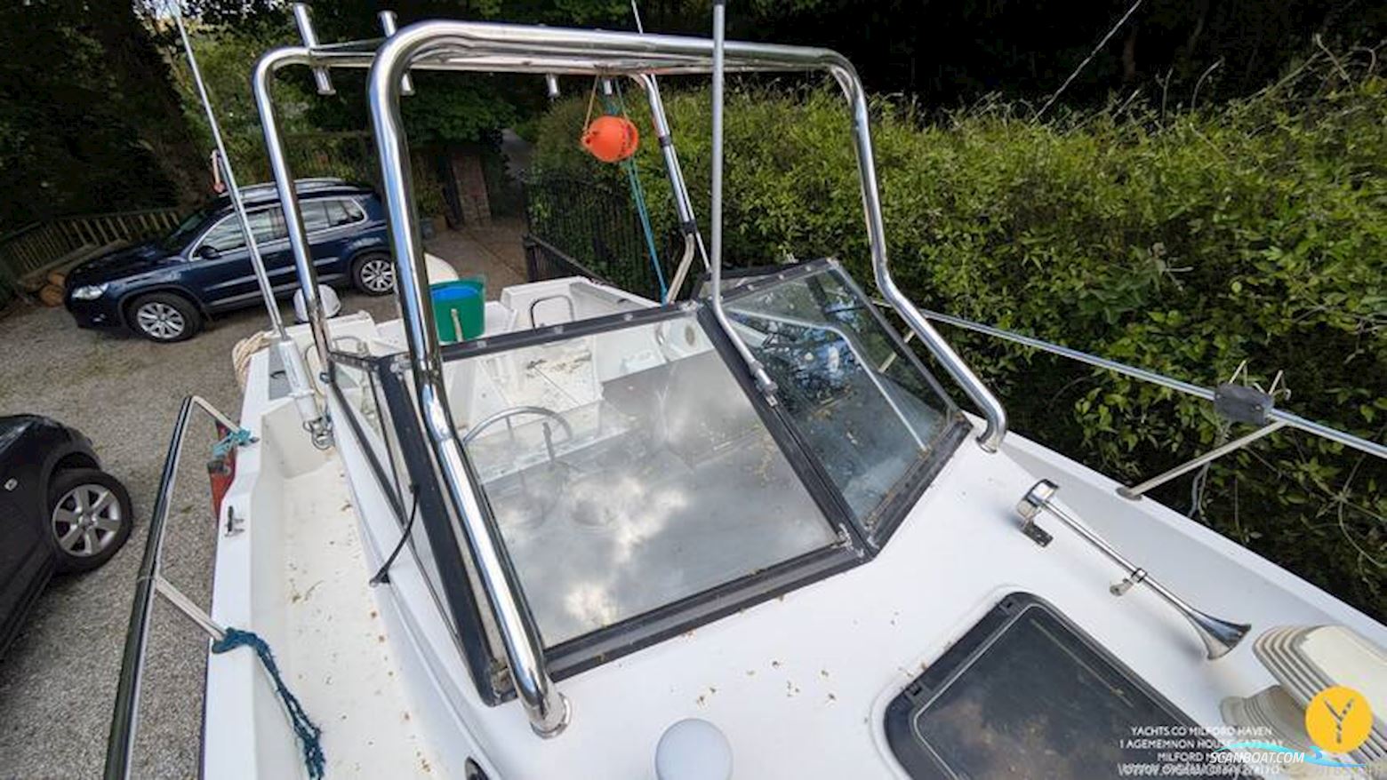 Bayliner Trophy Walkaround 2102