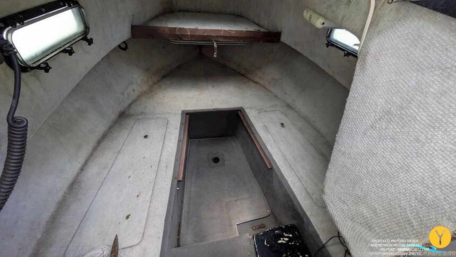 Bayliner Trophy Walkaround 2102