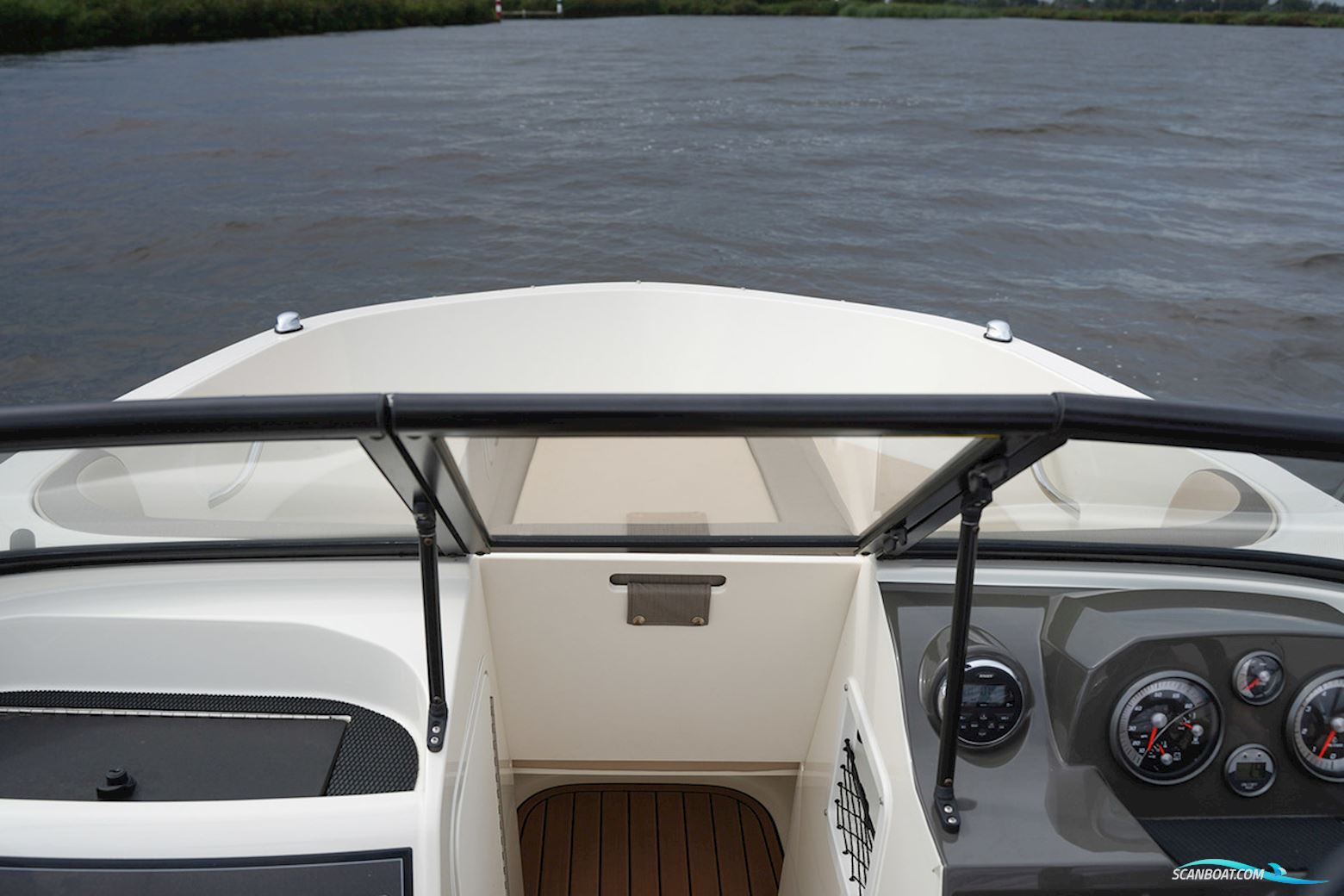 Bayliner VR4