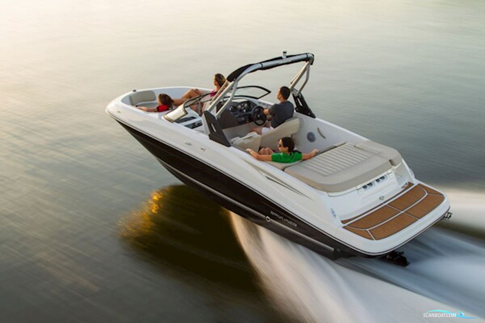 Bayliner VR5 Bowrider Grå Skrog (Står Som ny) Motorboot 2021, mit Mercruiser motor, Dänemark
