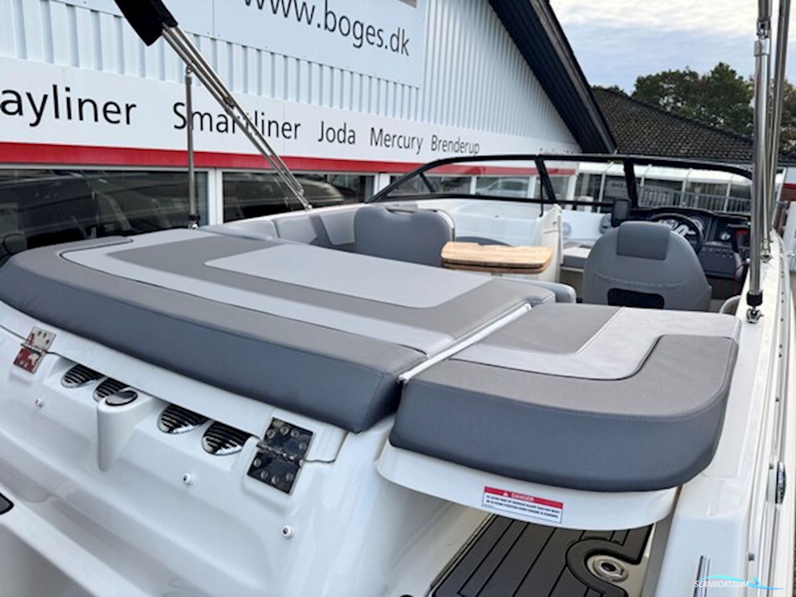 Bayliner VR5 Bowrider Med 150 hk Mercury-Efi 3,0L XL - Udstyr