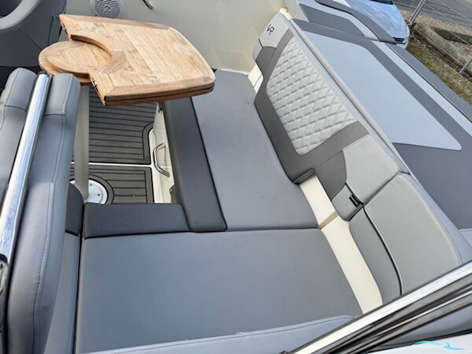 Bayliner VR5 Bowrider Med 150 hk Mercury-Efi 3,0L XL - Udstyr