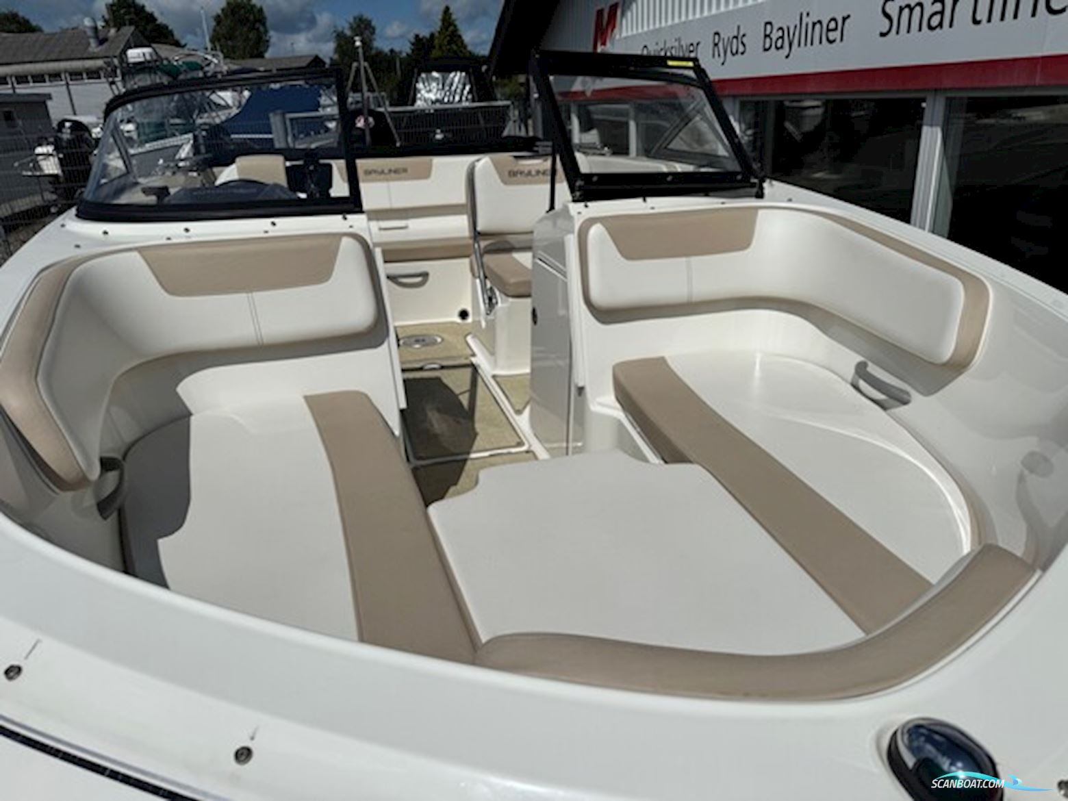 Bayliner VR5 Bowrider Med F115 Mercury-Efi XL Proxs CT - Solgt