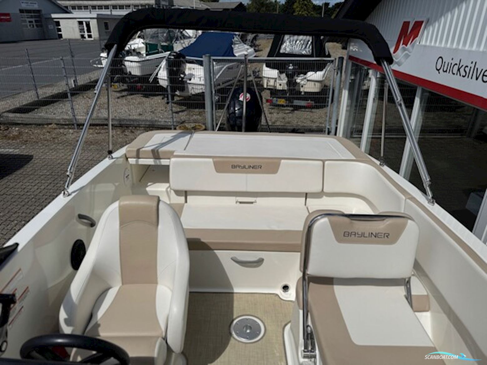 Bayliner VR5 Bowrider Med F115 Mercury-Efi XL Proxs CT - Solgt