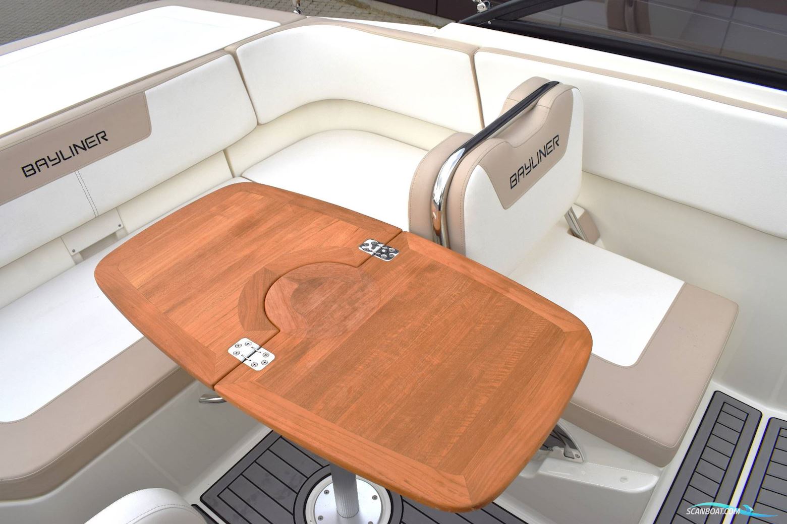 Bayliner VR5 Cuddy - Mercury F150 HK/Udstyr