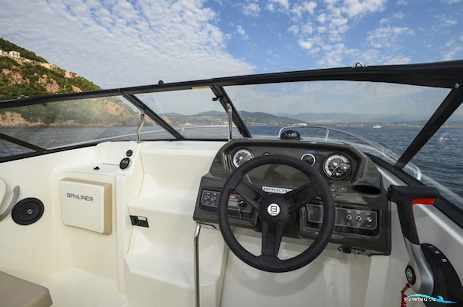 Bayliner VR5 Cuddy med F150 Mercury-EFI XL 3,0L  - inkl. udstyr