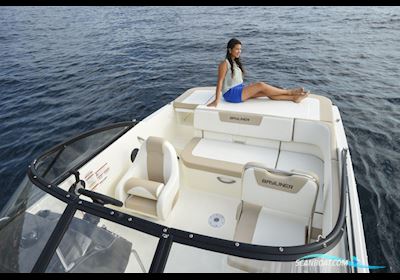 Bayliner VR5 Cuddy Med Mercruiser Sterndrive Motorboot 2025, Dänemark