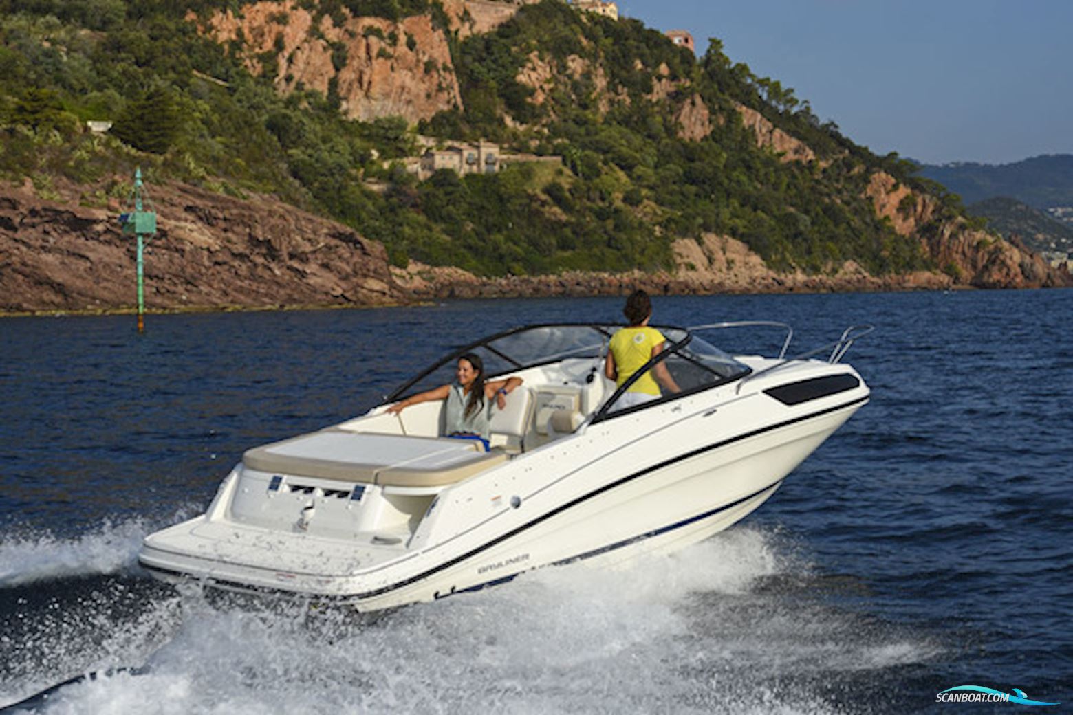 Bayliner VR5 Cuddy med Mercruiser sterndrive