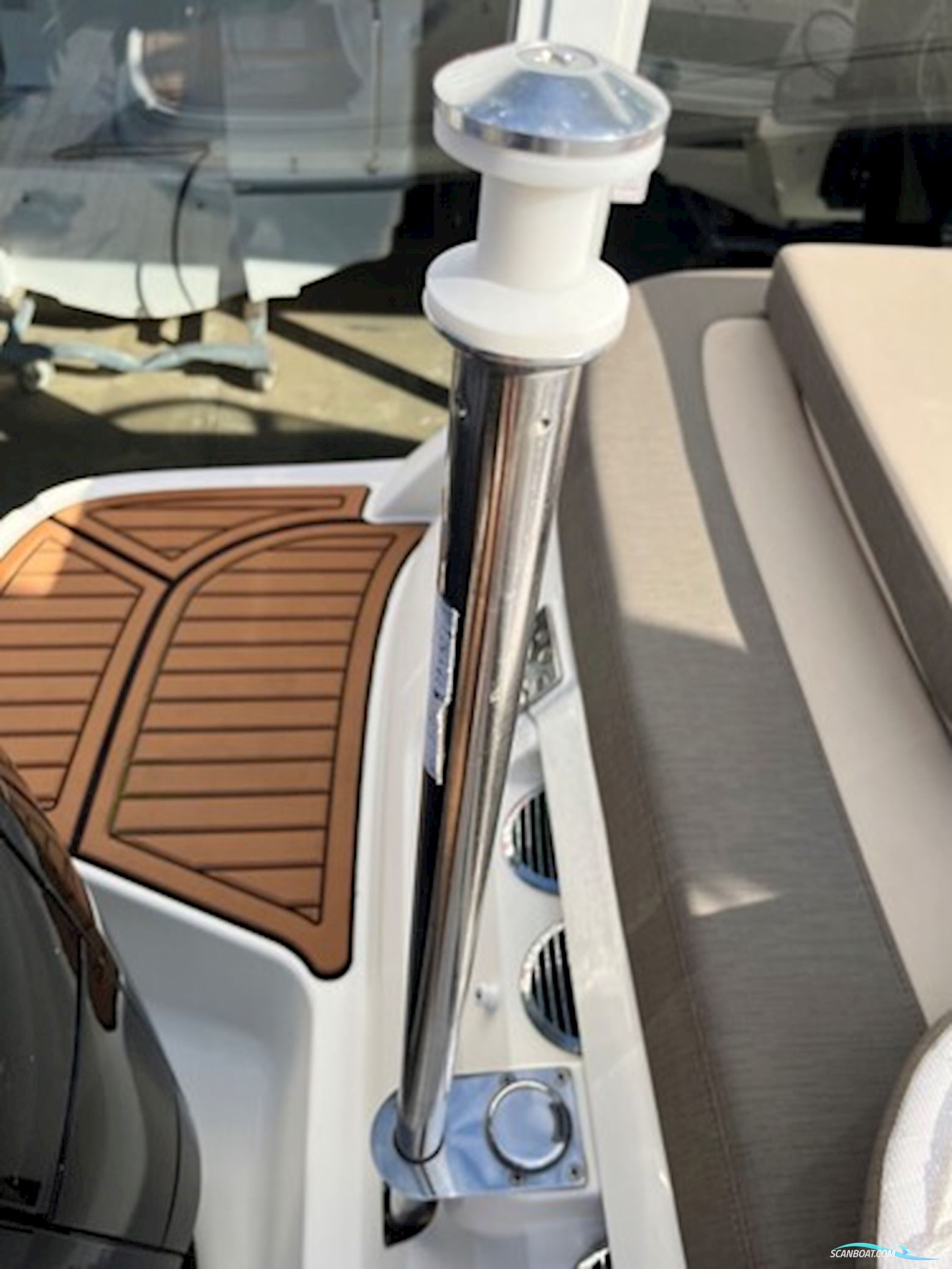Bayliner VR5 Cuddy med Mercury  F225 V6 og 2500 kg Brenderup trailer.