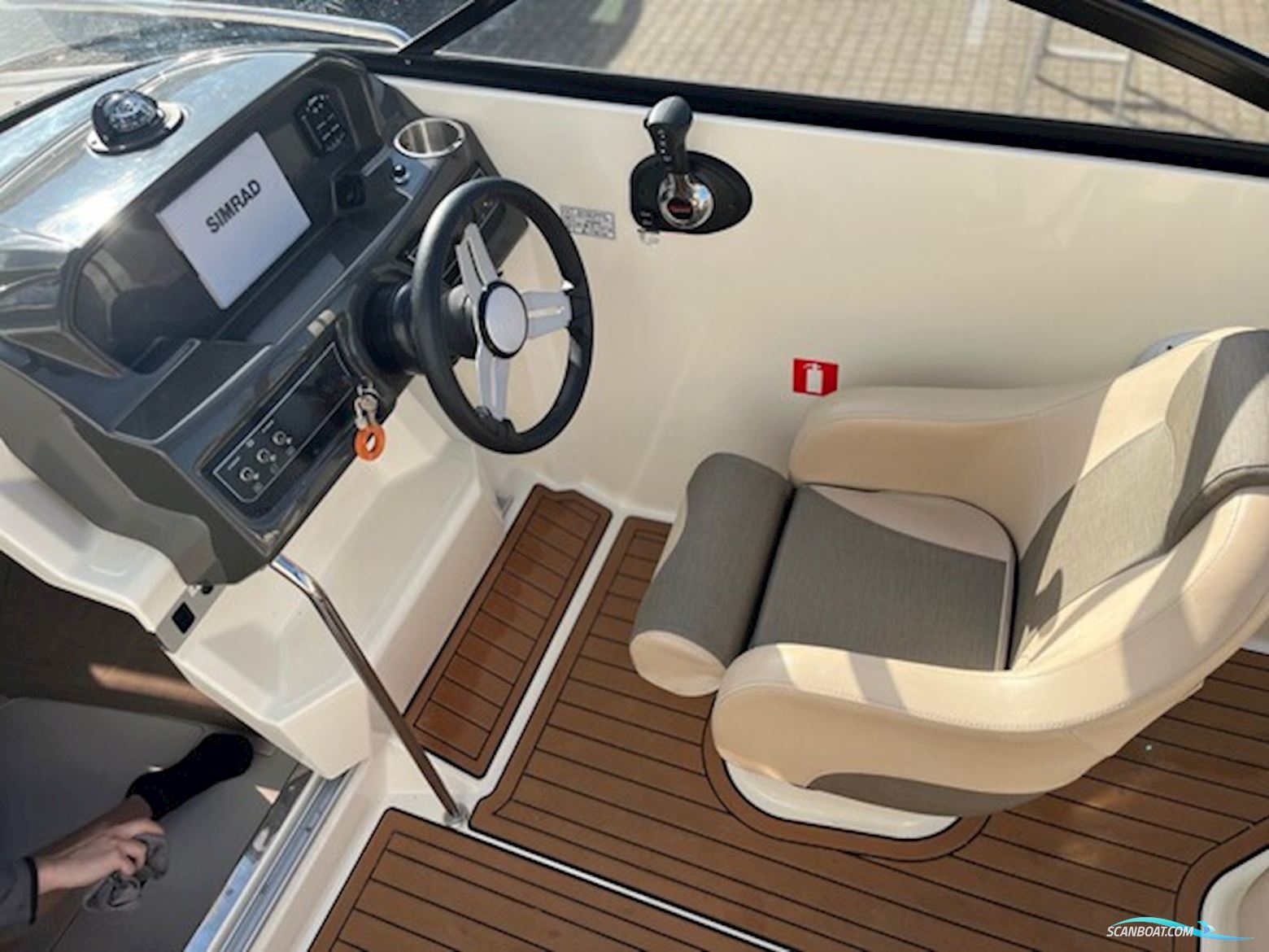 Bayliner VR5 Cuddy med Mercury  F225 V6 og 2500 kg Brenderup trailer.