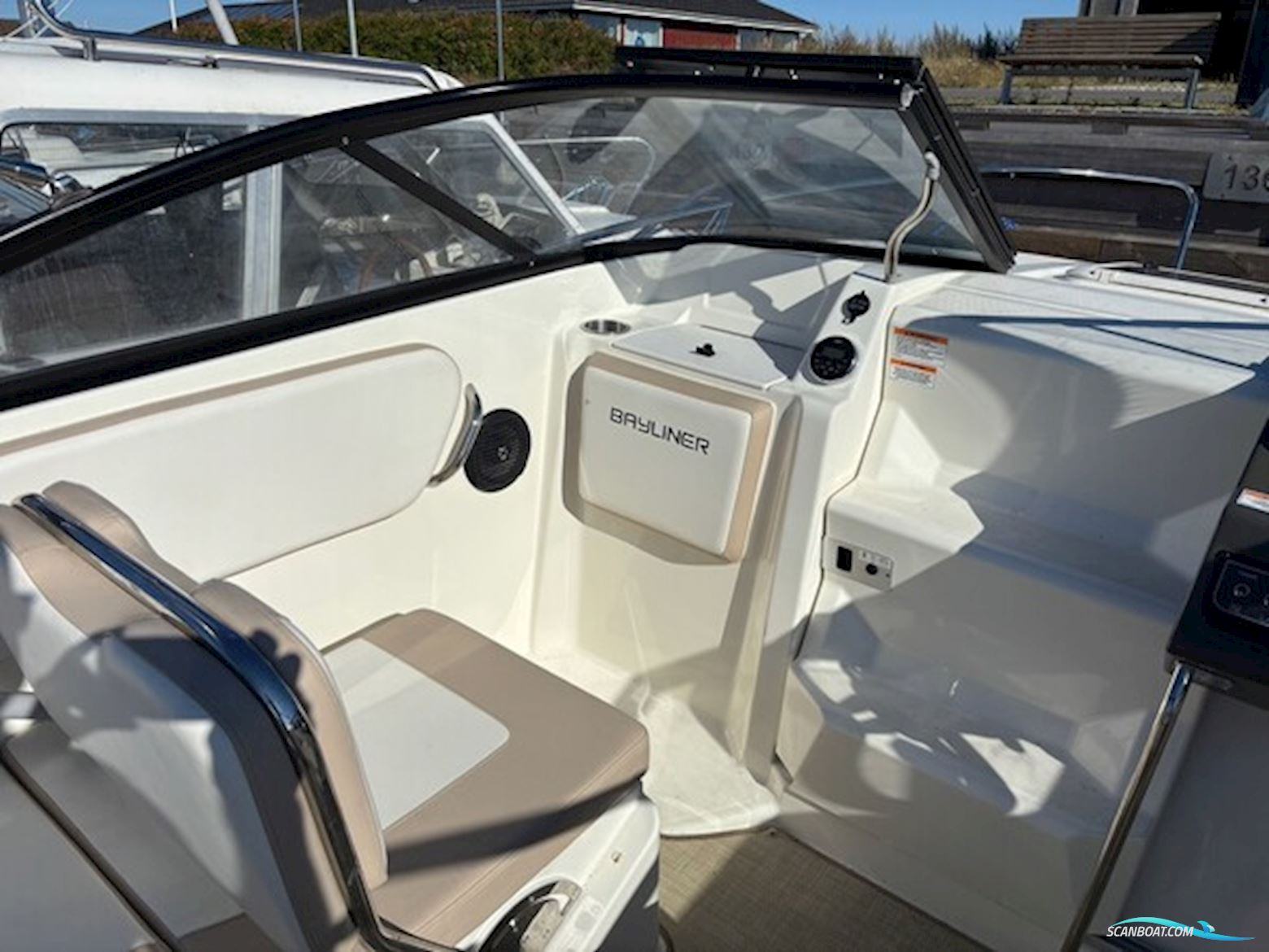 Bayliner VR5 Cuddy – Mercury 150 hk – 2018